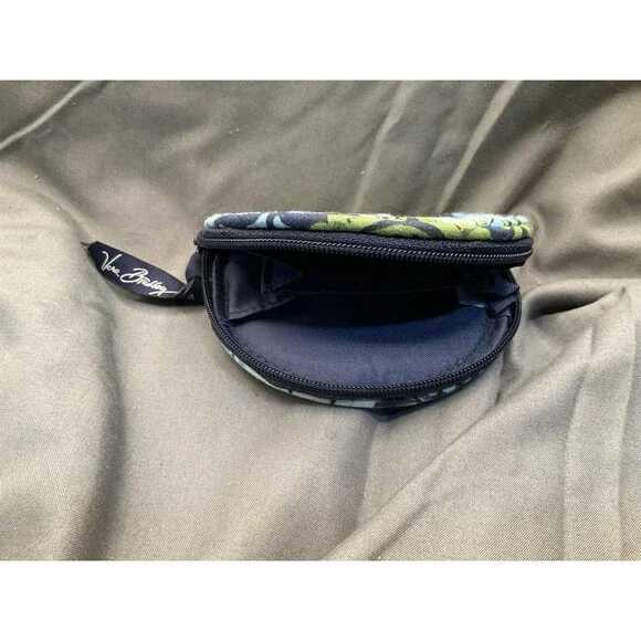 Vera Bradley Change Purse‎ With Zipper Closure~Gently Used~ - Picture 2 of 4